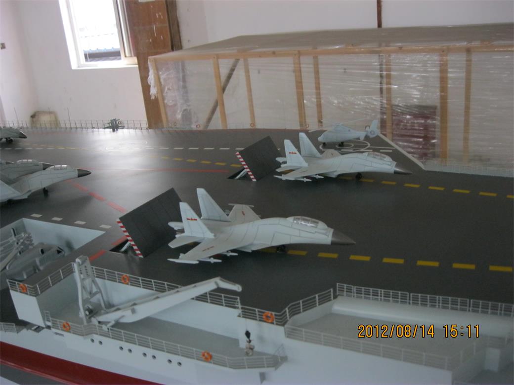 佳县辽宁舰模型